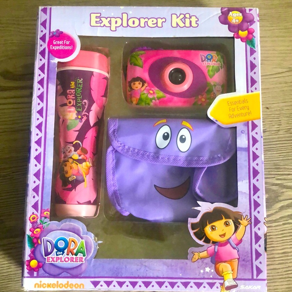 Dora the explorer Explorer Kit